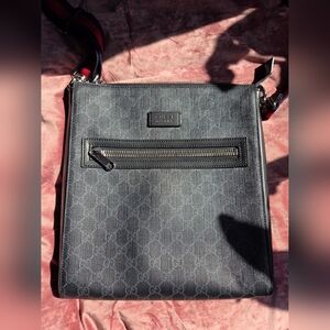 Previously Owned By Sophia Bush!! Gucci Black Large Messenger Bag - GG Supreme